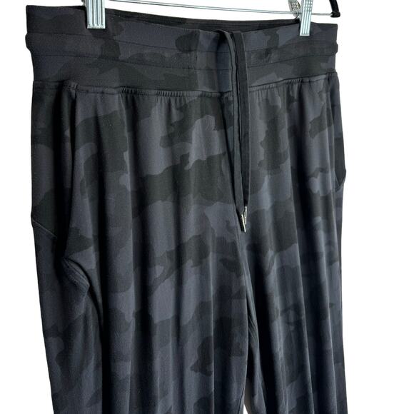 Lululemon Women's Cotton Camo Joggers Sweatpants Tie Waist Pockets Size 8 - Picture 2 of 5